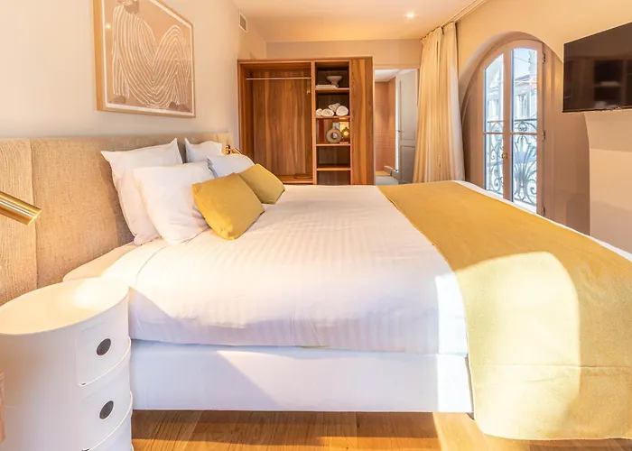 La Maison De Blanche Pensión 3*
