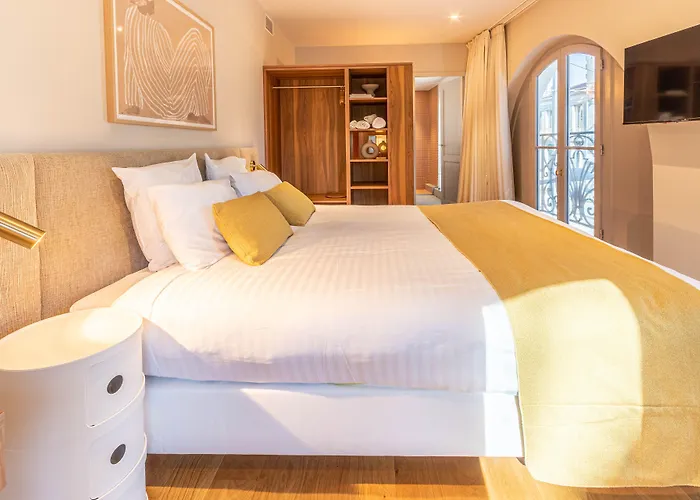 La Maison De Blanche 게스트하우스 3*